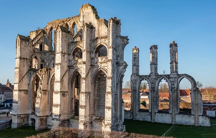 Les vestiges de l'abbaye Saint-Bertin à Saint-Omer — Lieu