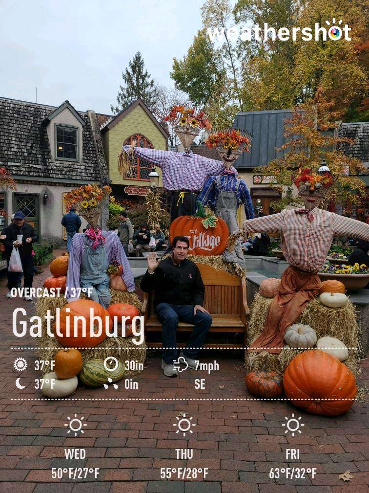 Cloudy weather in Gatlinburg, 37°F — October 18, 2022 (community photo)