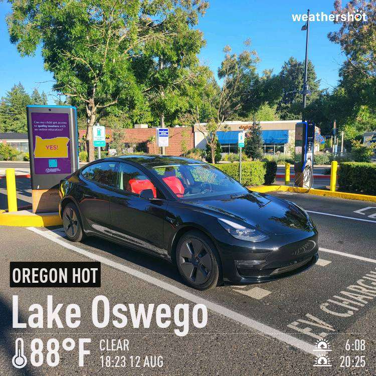Cloudy night weather in Lake Oswego, 66°F — August 12, 2023 (community photo)