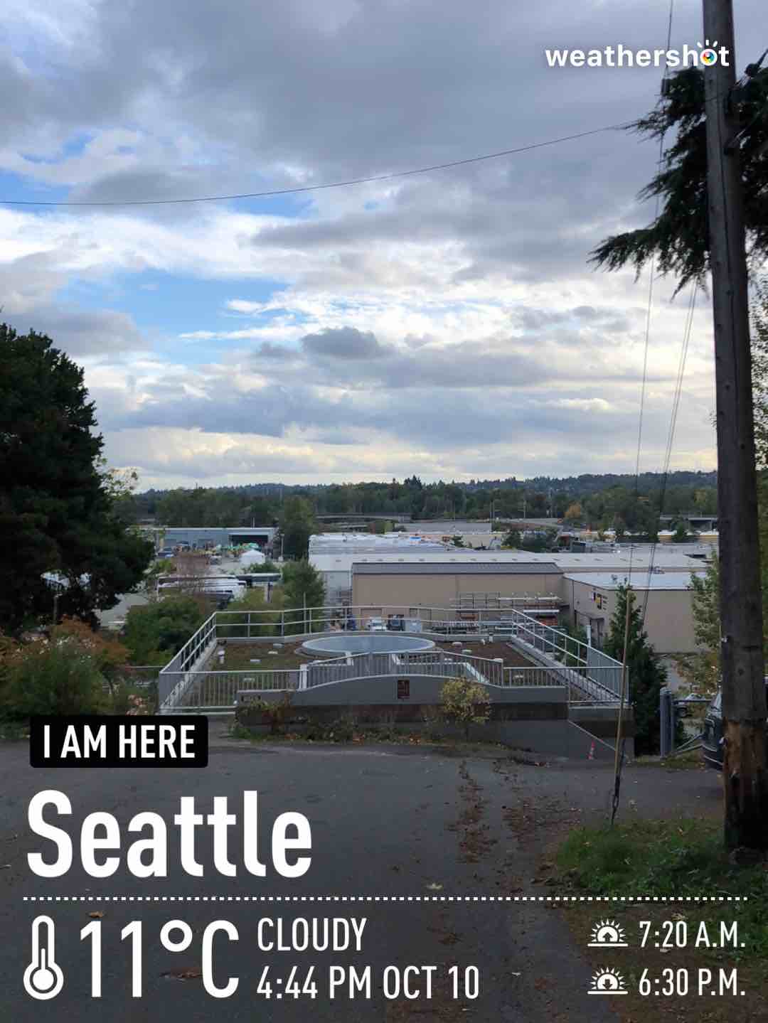 Cloudy weather in Seattle, 52°F — October 10, 2021 (community photo)