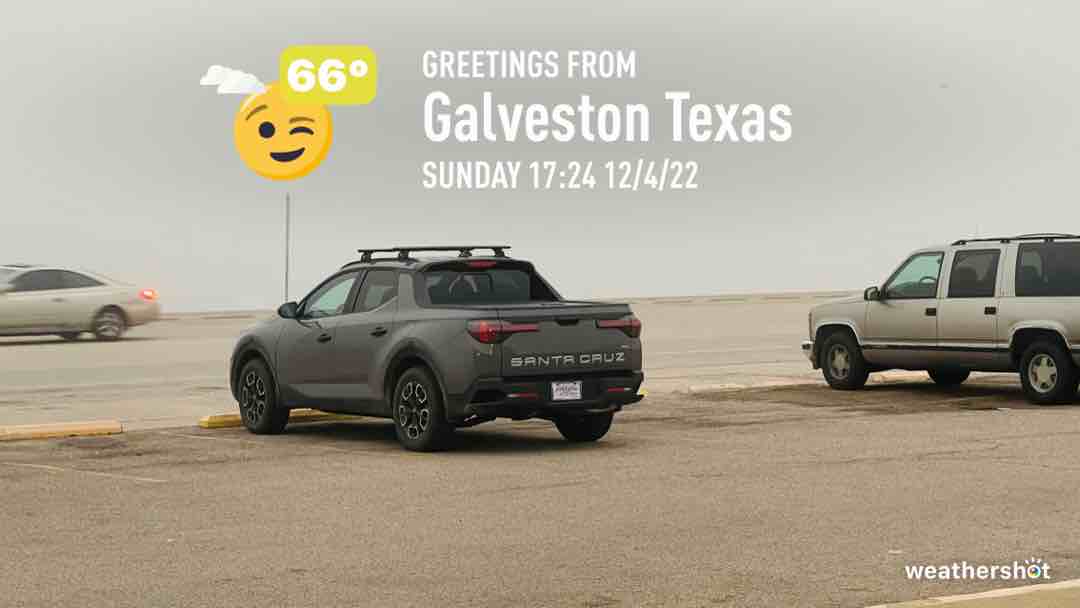 Cloudy weather in Galveston, 66°F — December 4, 2022 (community photo)