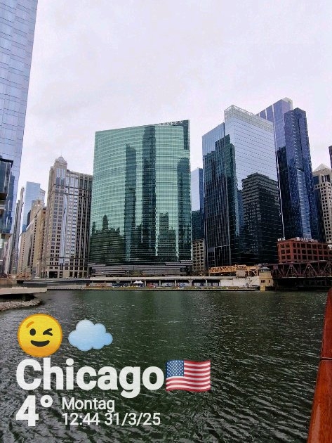 Cloudy weather in Chicago, 39°F — April 1, 2025 (community photo)