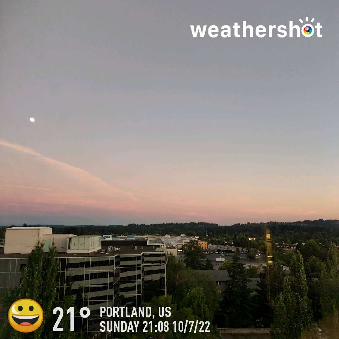 Clear night weather in Tigard, 70°F — July 10, 2022 (community photo)