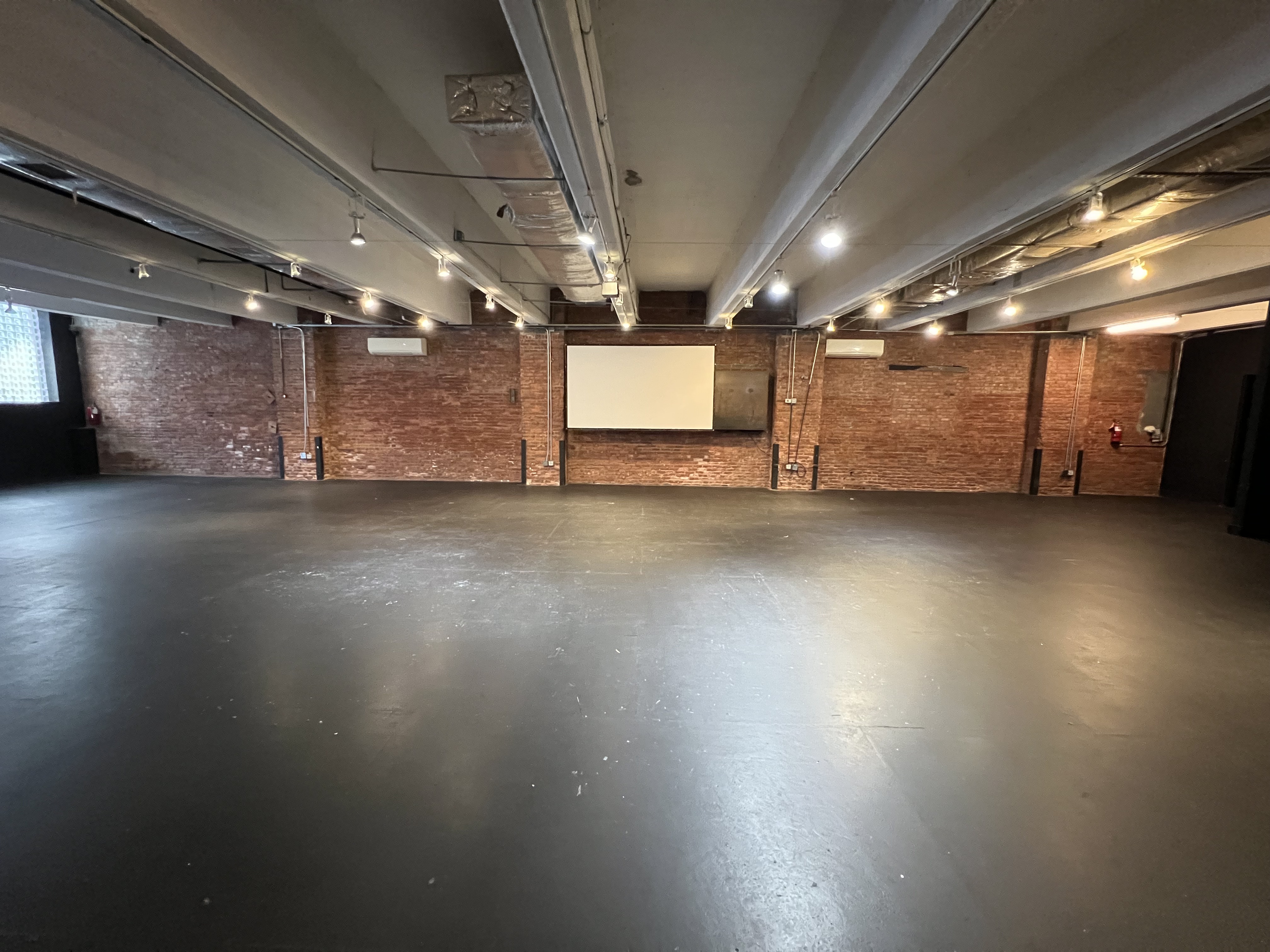 Sanders Studios 1 photo 4