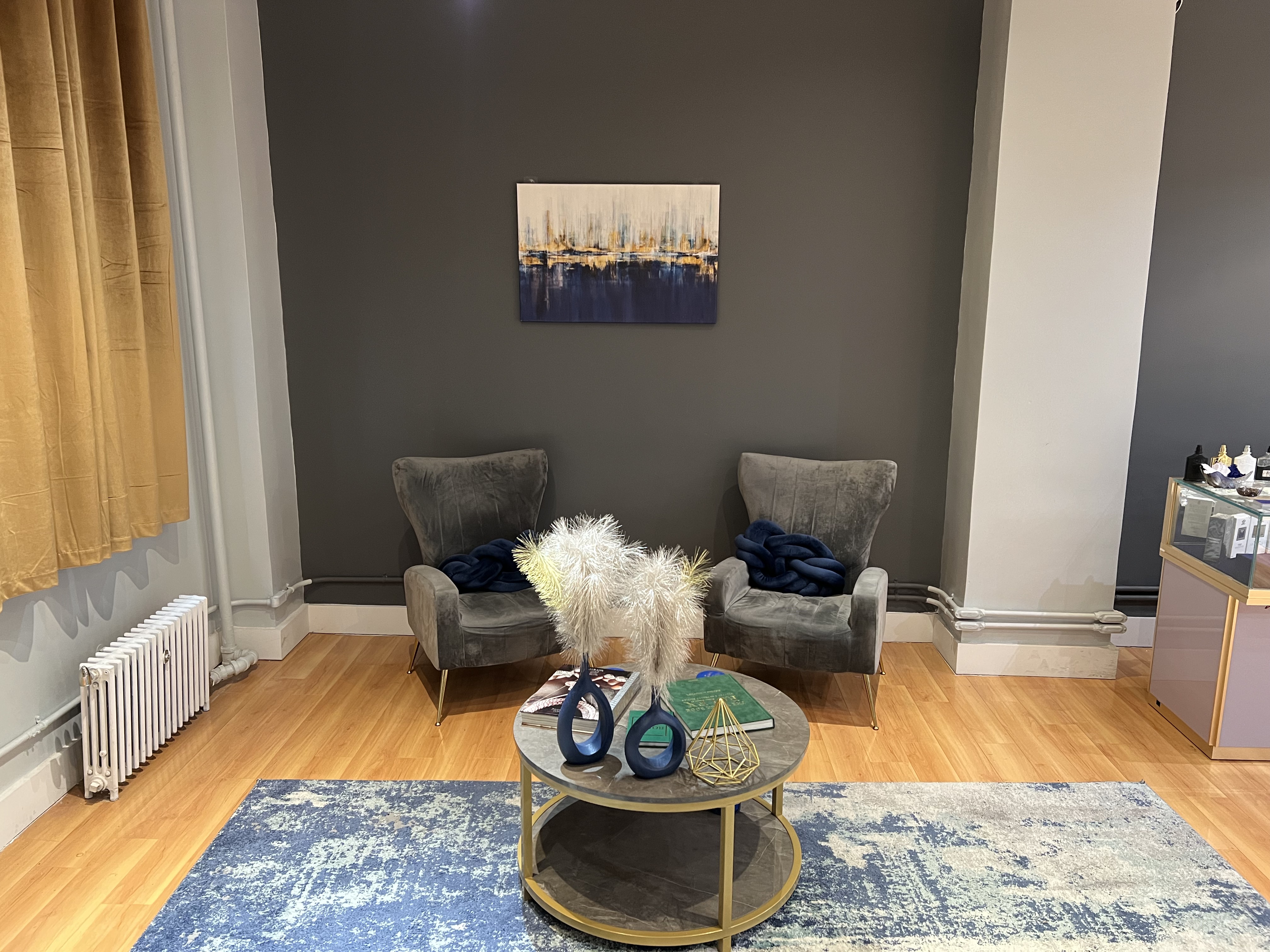 241 Vanity Luxe photo 5