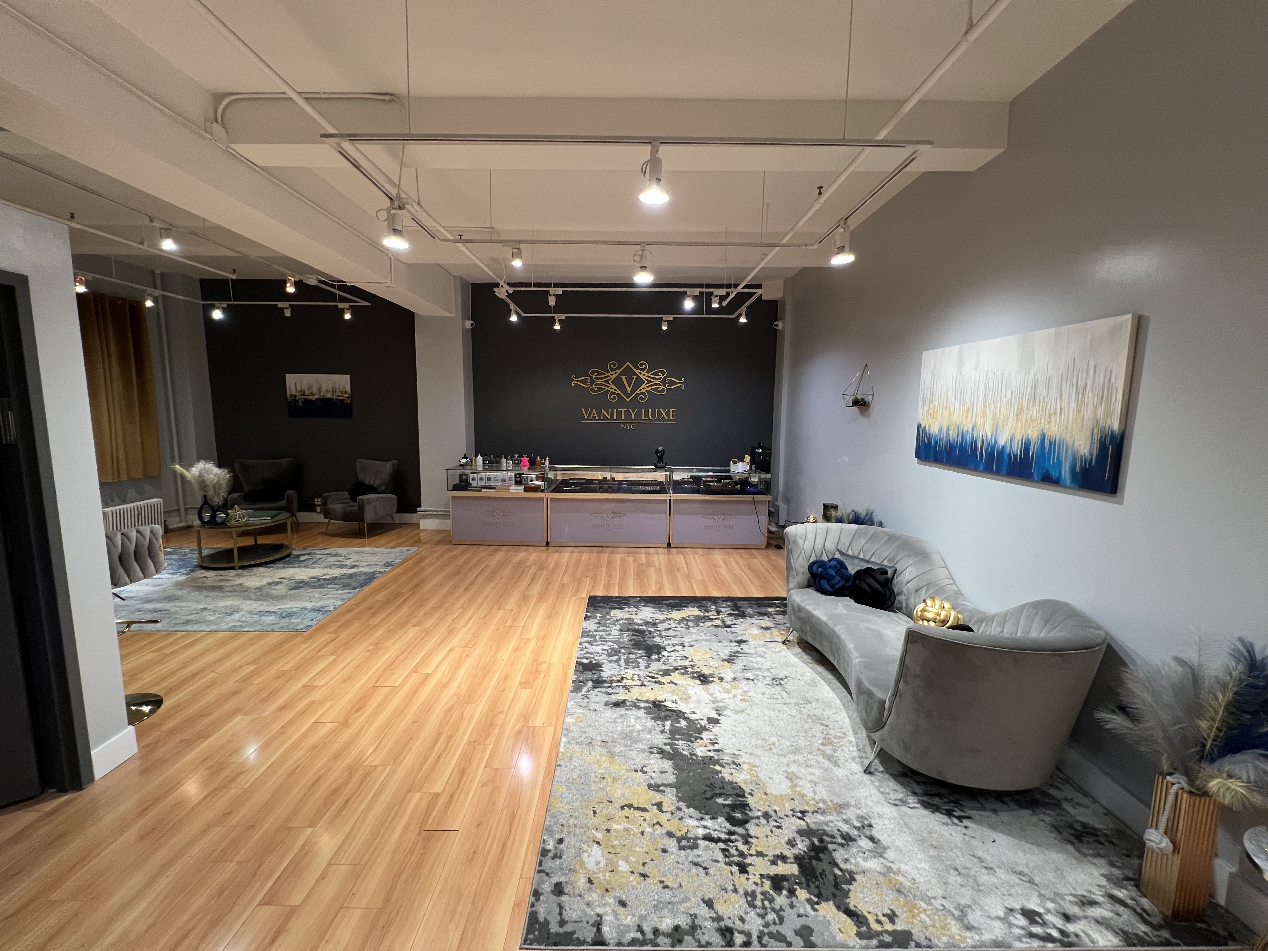 241 Vanity Luxe photo 11
