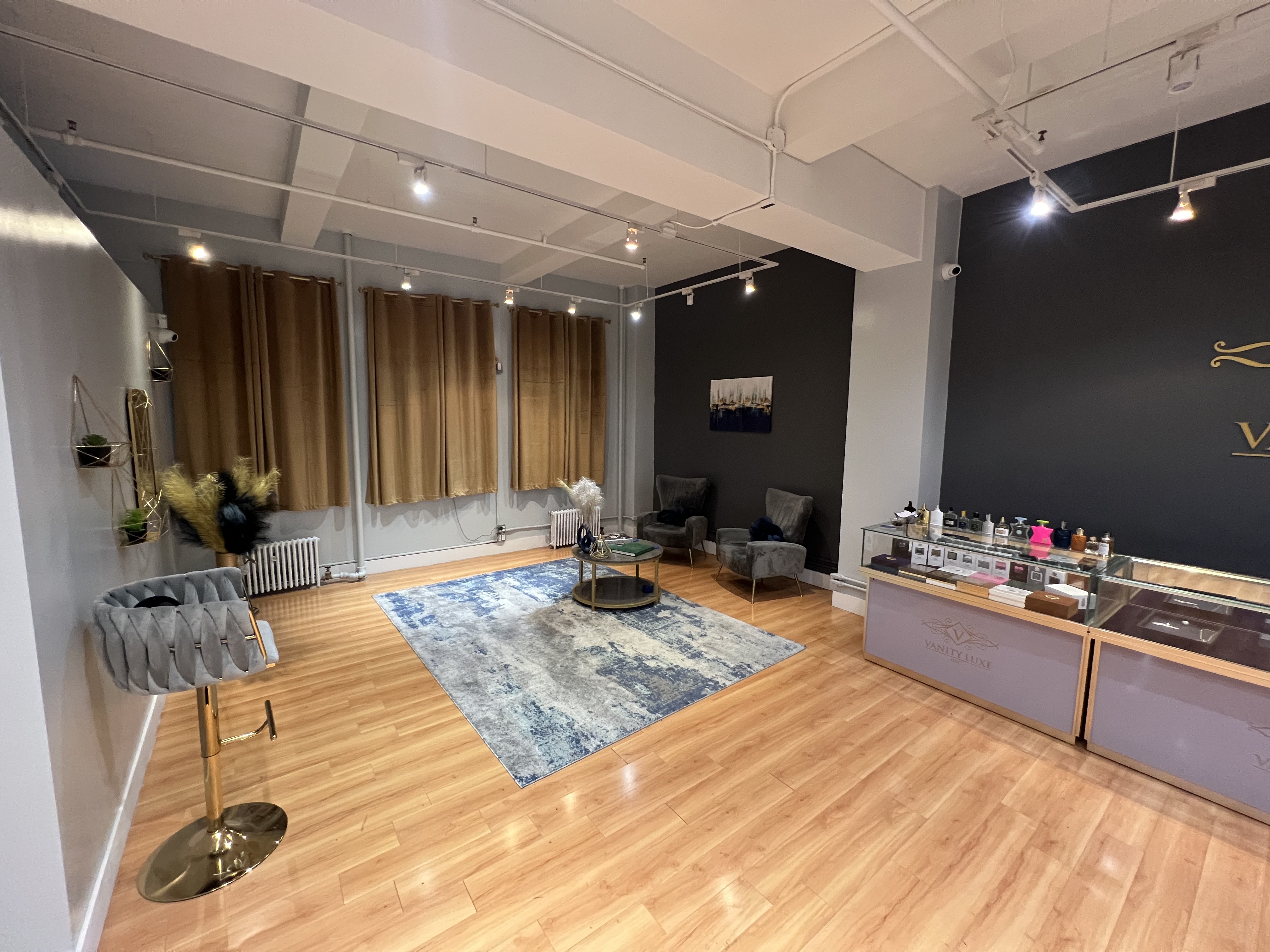241 Vanity Luxe photo 12