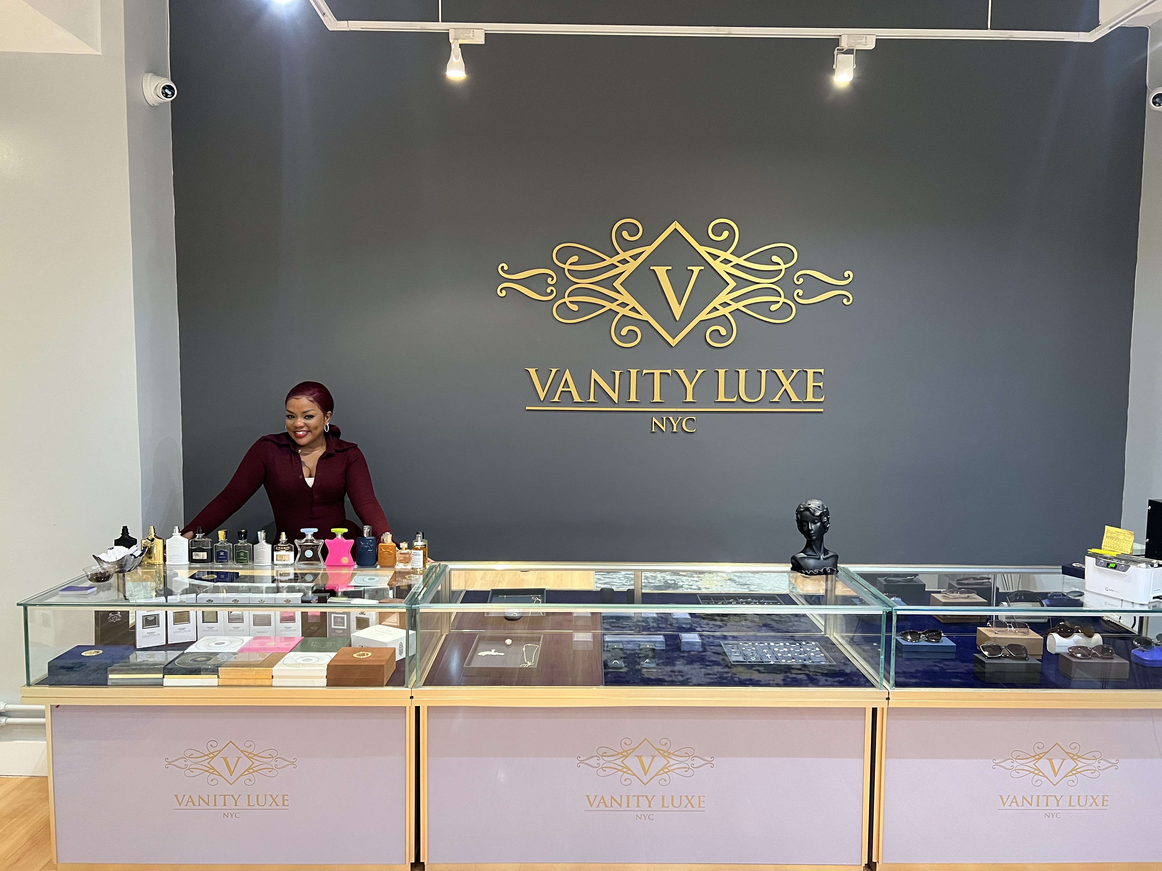 241 Vanity Luxe photo 14