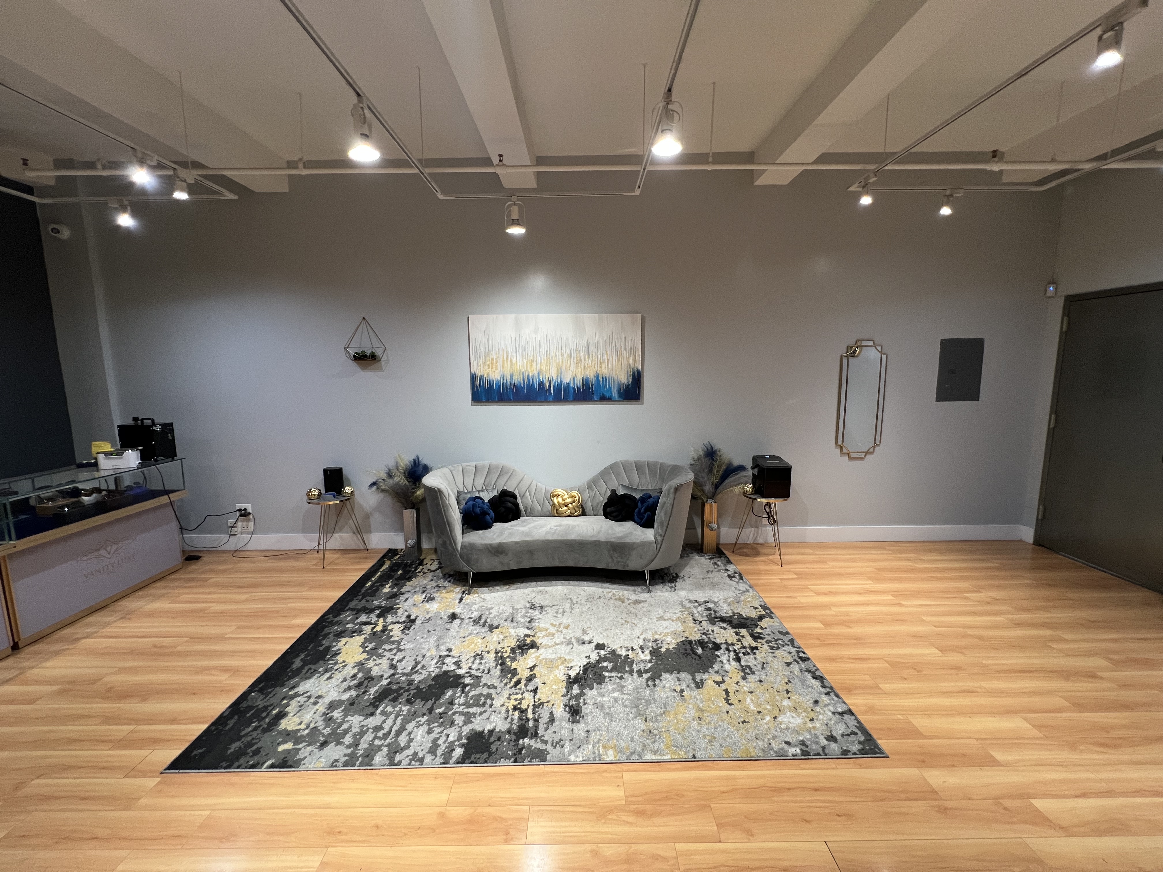 241 Vanity Luxe photo 16