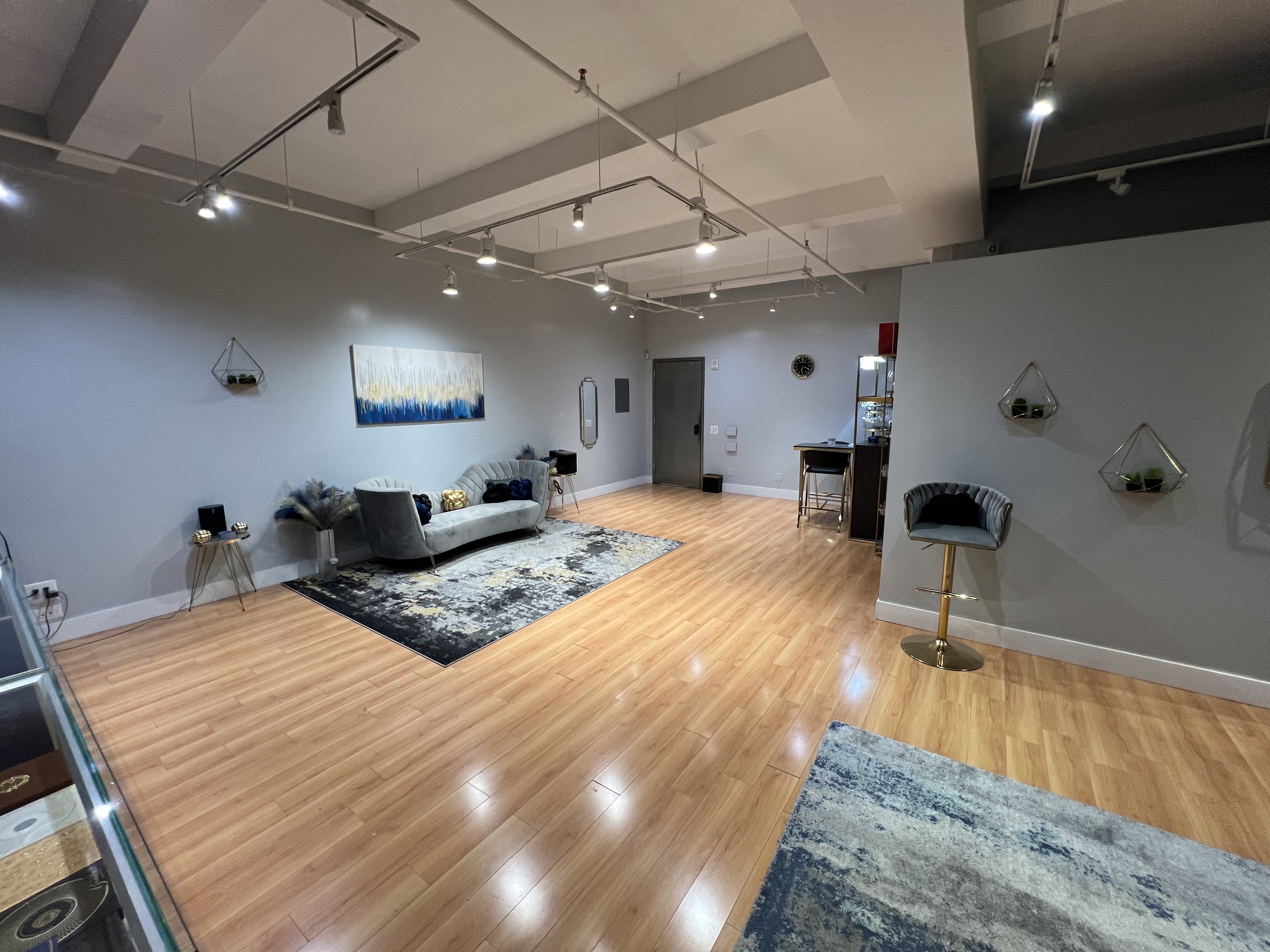 241 Vanity Luxe photo 17