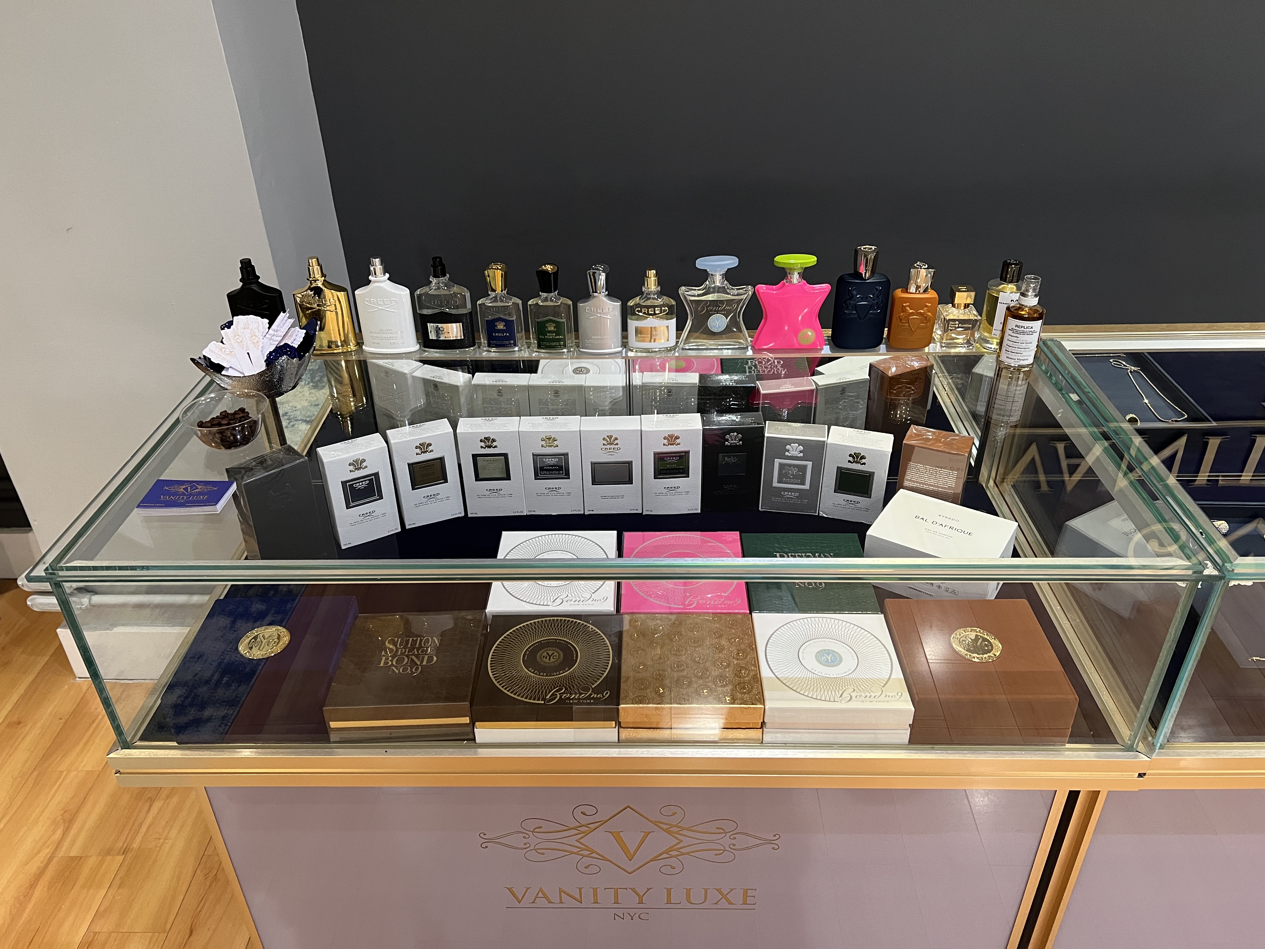 241 Vanity Luxe photo 23