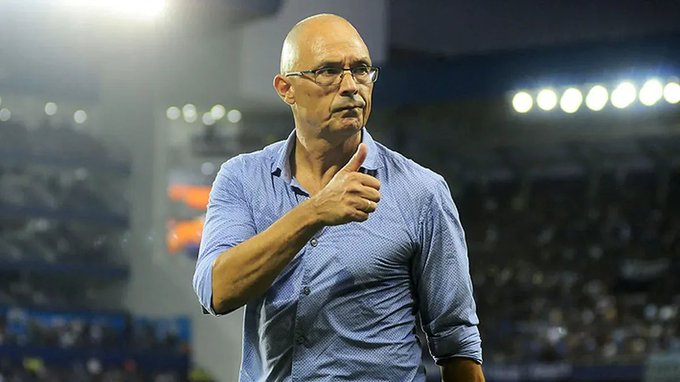Alfredo Arias: "Les dije a los jugadores qué si sienten afectados, qué nos digan. La forma de ayudar es con solidaridad"
