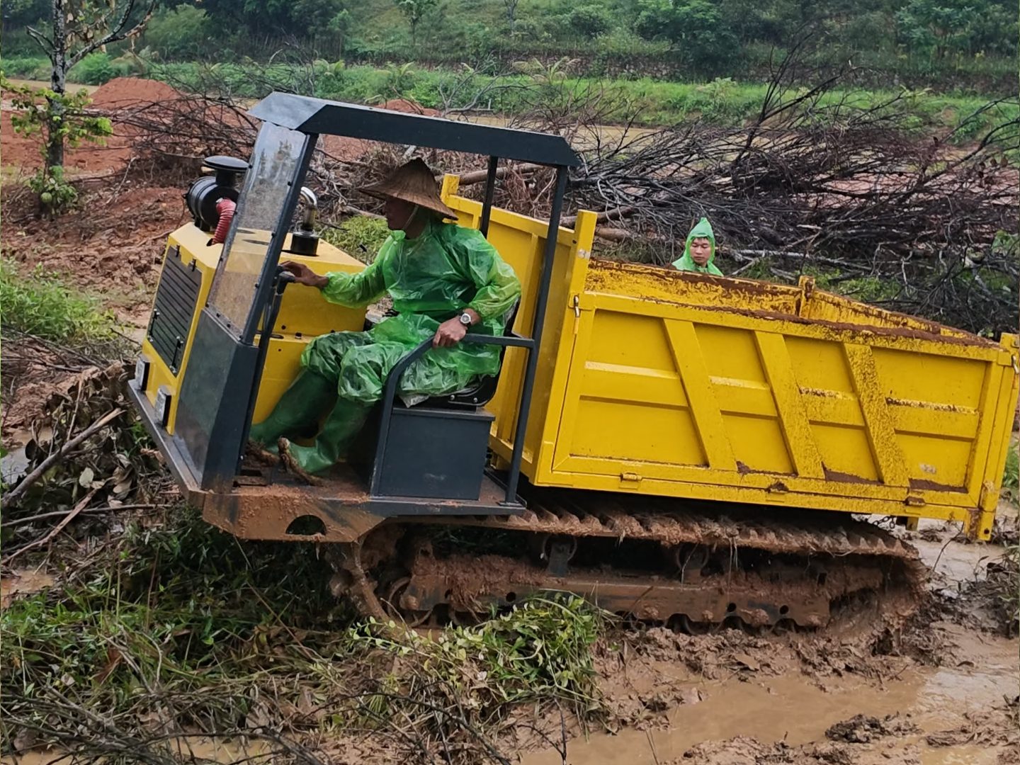 xe rùa bánh xích 4 tấn