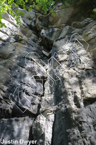 photo of American Socialism, 5.10b ★★ at Slippery People Area from Ontario: Devil's Glen