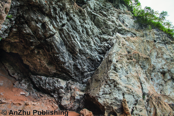 photo of Inside 里面 from China: Yangshuo Rock 阳朔攀岩路书