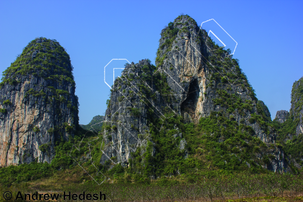 photo of Zipper   拉链, 5.8 ★★ at Insight Cave  穿岩 from China: Yangshuo Rock 阳朔攀岩路书