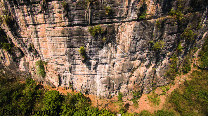 photo of Main 酒瓶山主墙 from China: Yangshuo Rock 阳朔攀岩路书