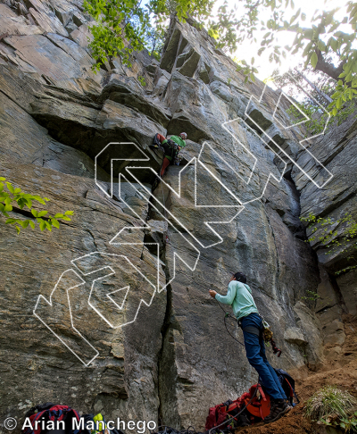 photo of Belle des Coins, 5.11  at La Cour from Québec: Lac Long