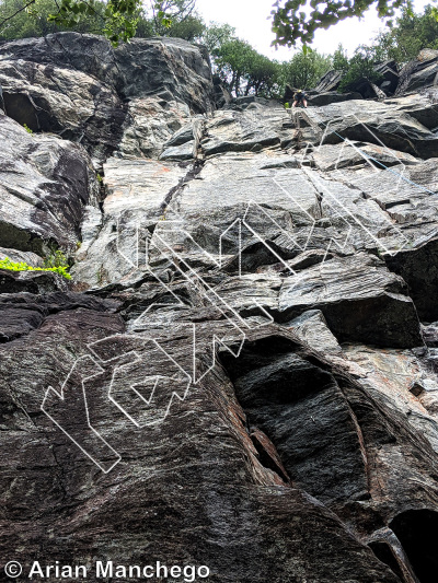 photo of La croisée des chemins, 5.11b/c  at La Croisée des Chemins from Québec: Lac Long