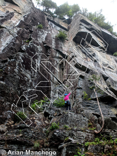 photo of Incandescence, 5.10a  at l'Antre du Dragon from Québec: Lac Long