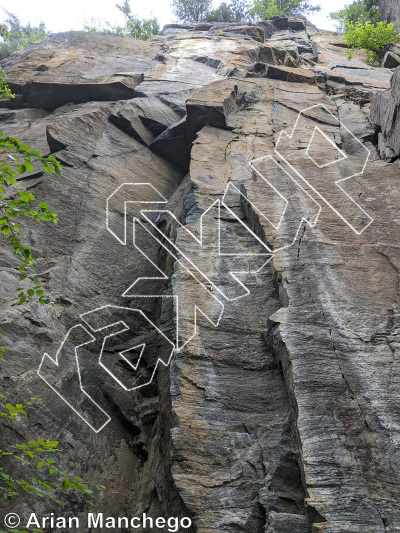 photo of Rally, 5.11b  at La Cour from Québec: Lac Long