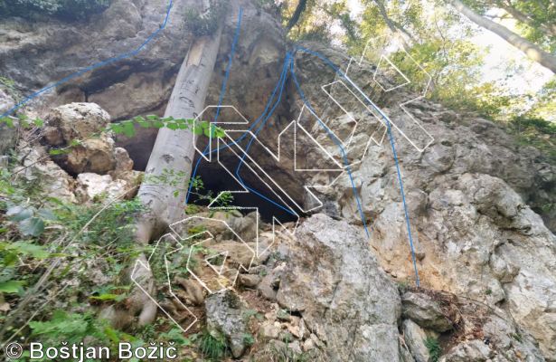 photo of Zacopran buhtelj, 5.11b ★★ at Oboki from Kotečnik Climbing