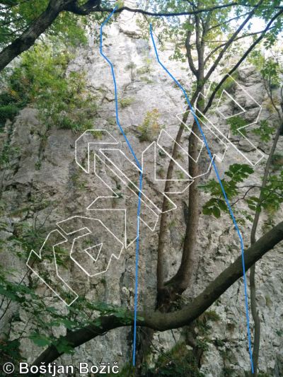 photo of Kavboj pipec in rdeča pesa, 5.10a ★★★ at Oltar from Kotečnik Climbing