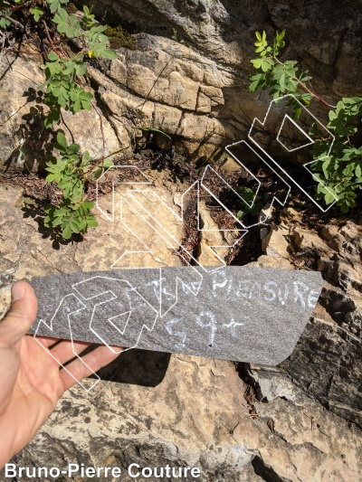 photo of Pockets of Pleasure, 5.9+  at Hueco wall from Columbia Valley Rock Climbing