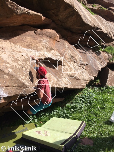 photo of Hop Of The Press , V3  at Hop Of The Press from Morocco: Oukaimeden Bouldering