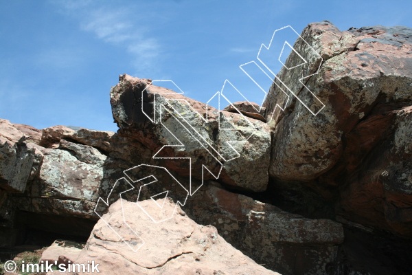 photo of Straight lines, V1+  at King line from Oukaimeden Bouldering Morocco