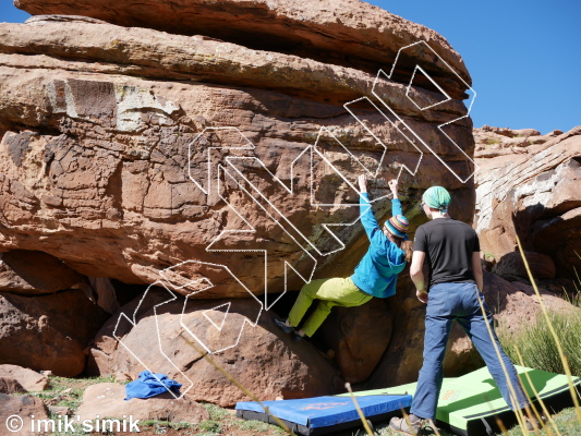 photo of Kerfe , V2  at Kerfe from Morocco: Oukaimeden Bouldering