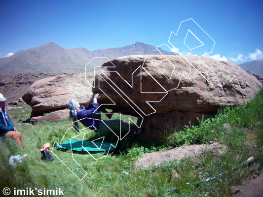 photo of AP Straight, V4-  at After Party from Morocco: Oukaimeden Bouldering