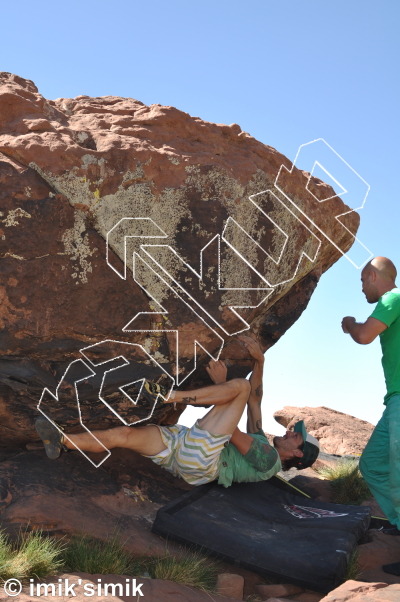 photo of Crack it, V2  at Tibiet from Morocco: Oukaimeden Bouldering