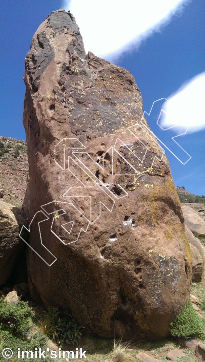 photo of Giants Throne, V0+  at The Game from Morocco: Oukaimeden Bouldering