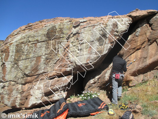 photo of January Wedding, V0 ★ at The Guardian  from Morocco: Oukaimeden Bouldering