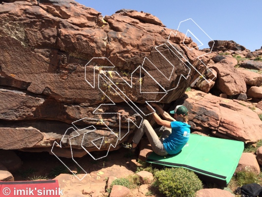 photo of Safi, V1  at Burgers from Morocco: Oukaimeden Bouldering