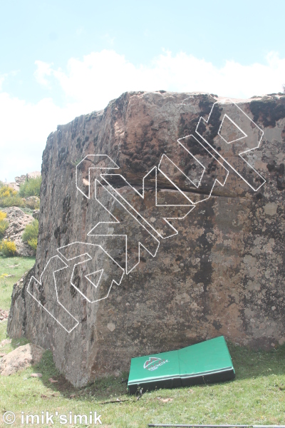 photo of It's a dead man Walking - Flying , V2  at Cube from Morocco: Oukaimeden Bouldering