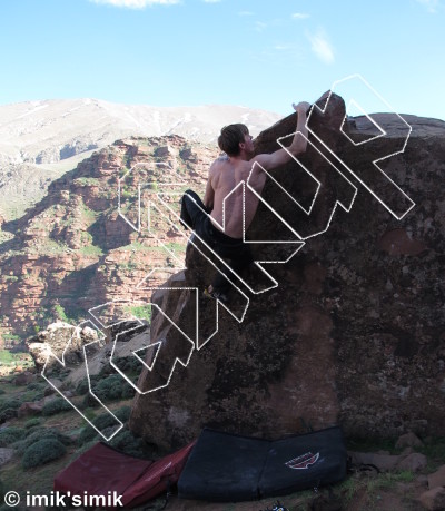 photo of Two Face , V4  at Two Face from Morocco: Oukaimeden Bouldering