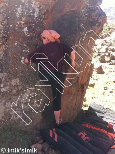 photo of Lady Bug Light, V0  at d'arkoukou from Morocco: Oukaimeden Bouldering