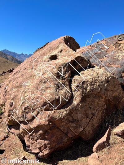 photo of Offrande, V0  at Sans traction  from Morocco: Oukaimeden Bouldering