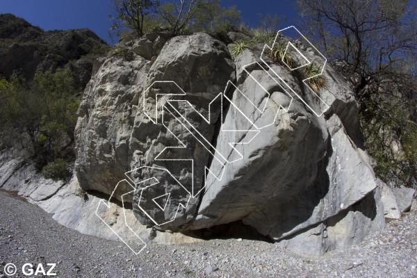 photo of Fissure, V1  at Boulders at Guittaritas from Parque La Huasteca