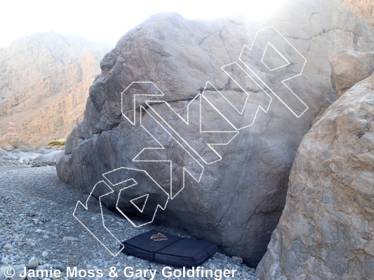 photo of Damo's Traverse from Oman: Bouldering