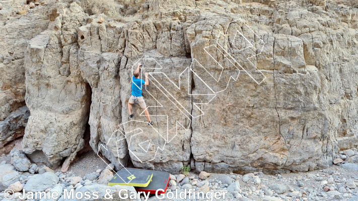 photo of Cracked Wall from Oman: Bouldering