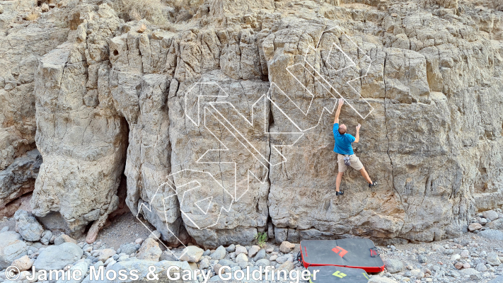 photo of Cracked Wall from Oman: Bouldering