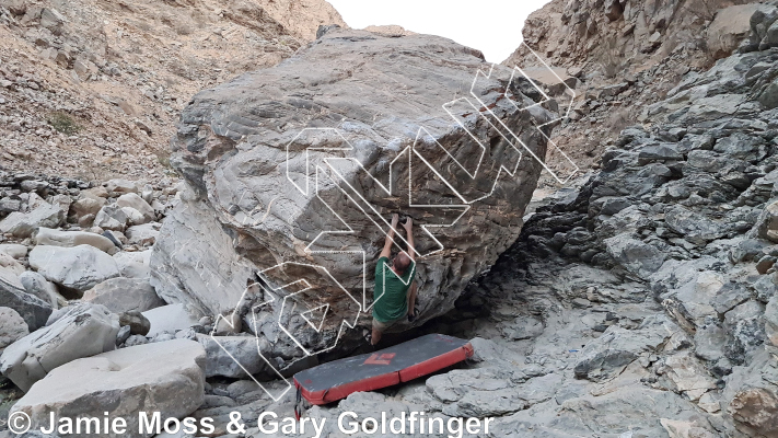 photo of Halfway Boulder from Oman: Bouldering