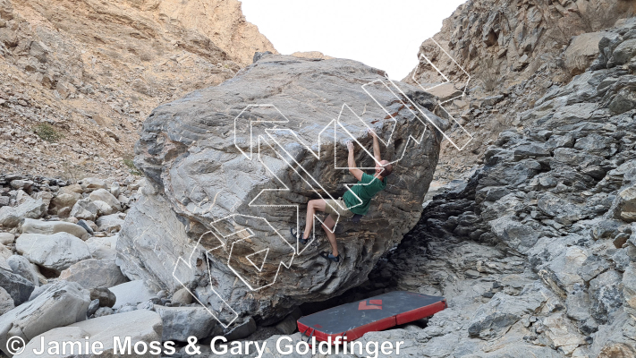 photo of Halfway Boulder from Oman: Bouldering