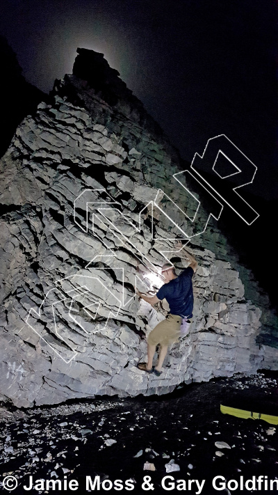 photo of Traverses Boulder from Oman: Bouldering