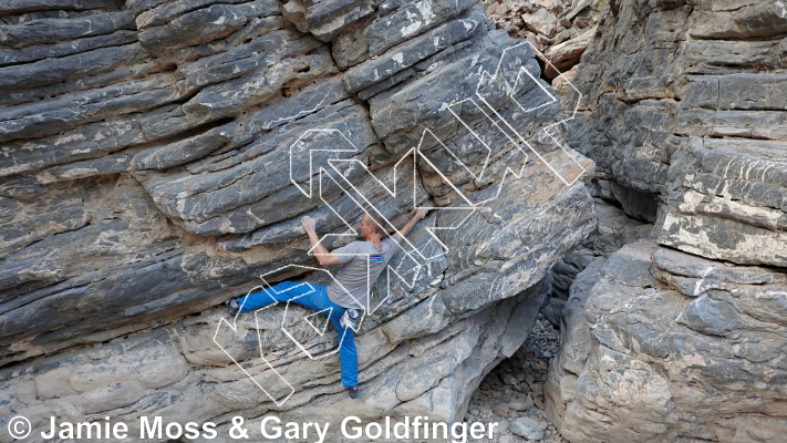 photo of Traverses Boulder from Oman: Bouldering