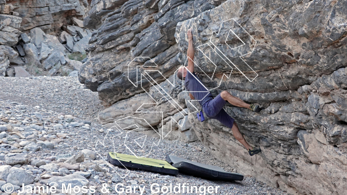 photo of Shady Boulder from Oman: Bouldering