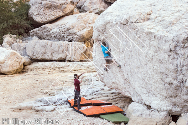 photo of Whitewash Boulder from Oman: Bouldering